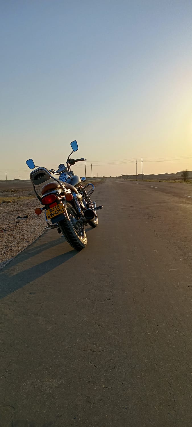 Bajaj Avenger Bike On Rent Jaisalmer